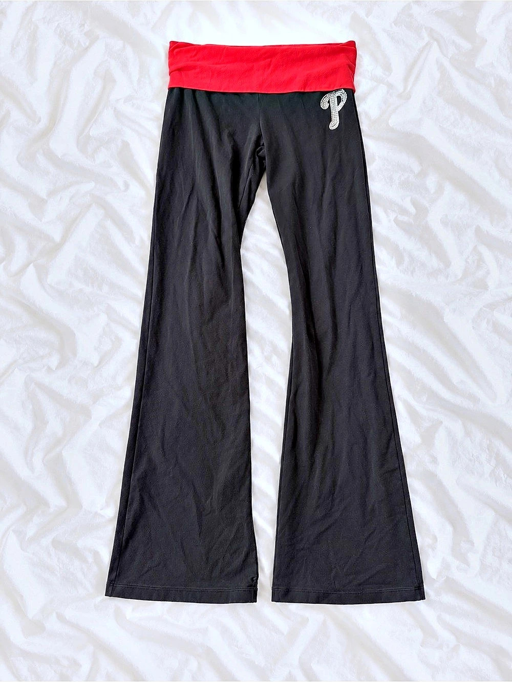 PINK Flare Yoga Pants in Black & Red Size Medium